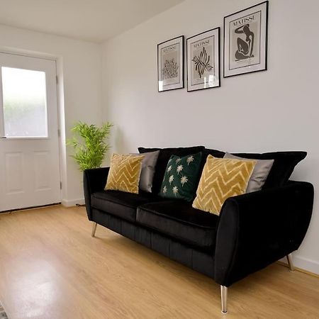 Highley'S Nest - Fully Furnished Gem, Free Private Parking, Sky Tv & Netflix Βίλα Κόβεντρι Εξωτερικό φωτογραφία