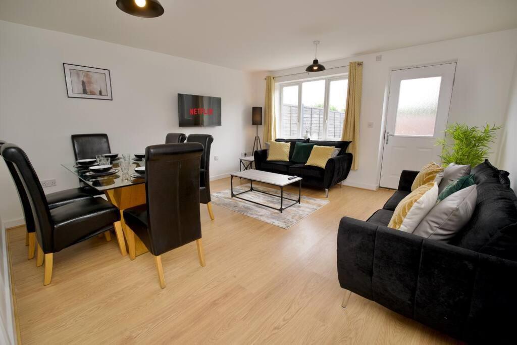 Highley'S Nest - Fully Furnished Gem, Free Private Parking, Sky Tv & Netflix Βίλα Κόβεντρι Εξωτερικό φωτογραφία
